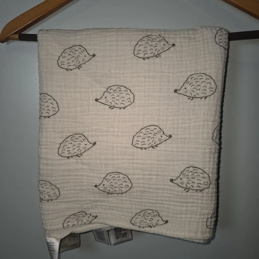 Swaddle Designs Baby Musslin Hedgehog Swaddle  Blanket White‎ Gray Cotton 40x43